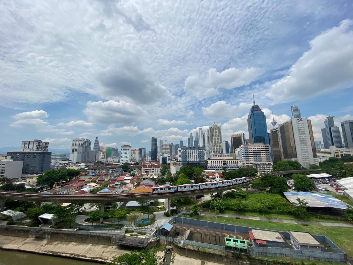 Regalia Residence And Suites By Awesomestay Kuala Lumpur Exterior photo