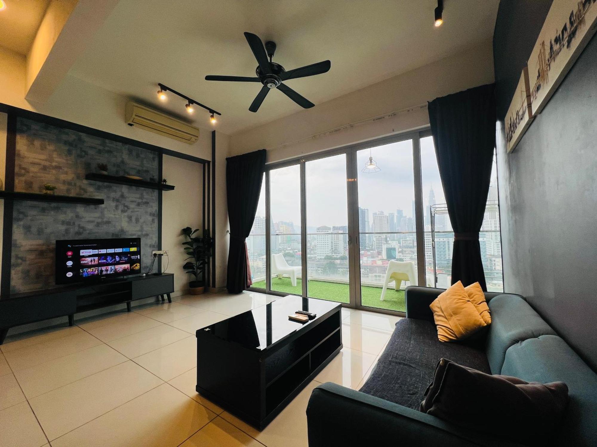Regalia Residence And Suites By Awesomestay Kuala Lumpur Exterior photo