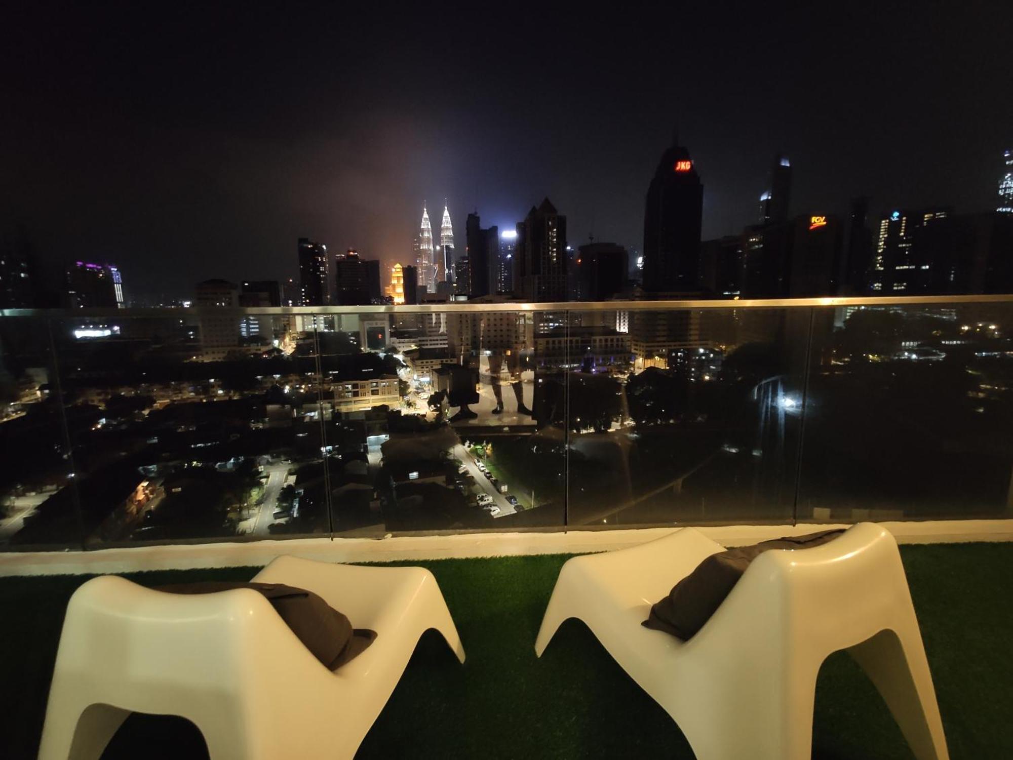 Regalia Residence And Suites By Awesomestay Kuala Lumpur Exterior photo