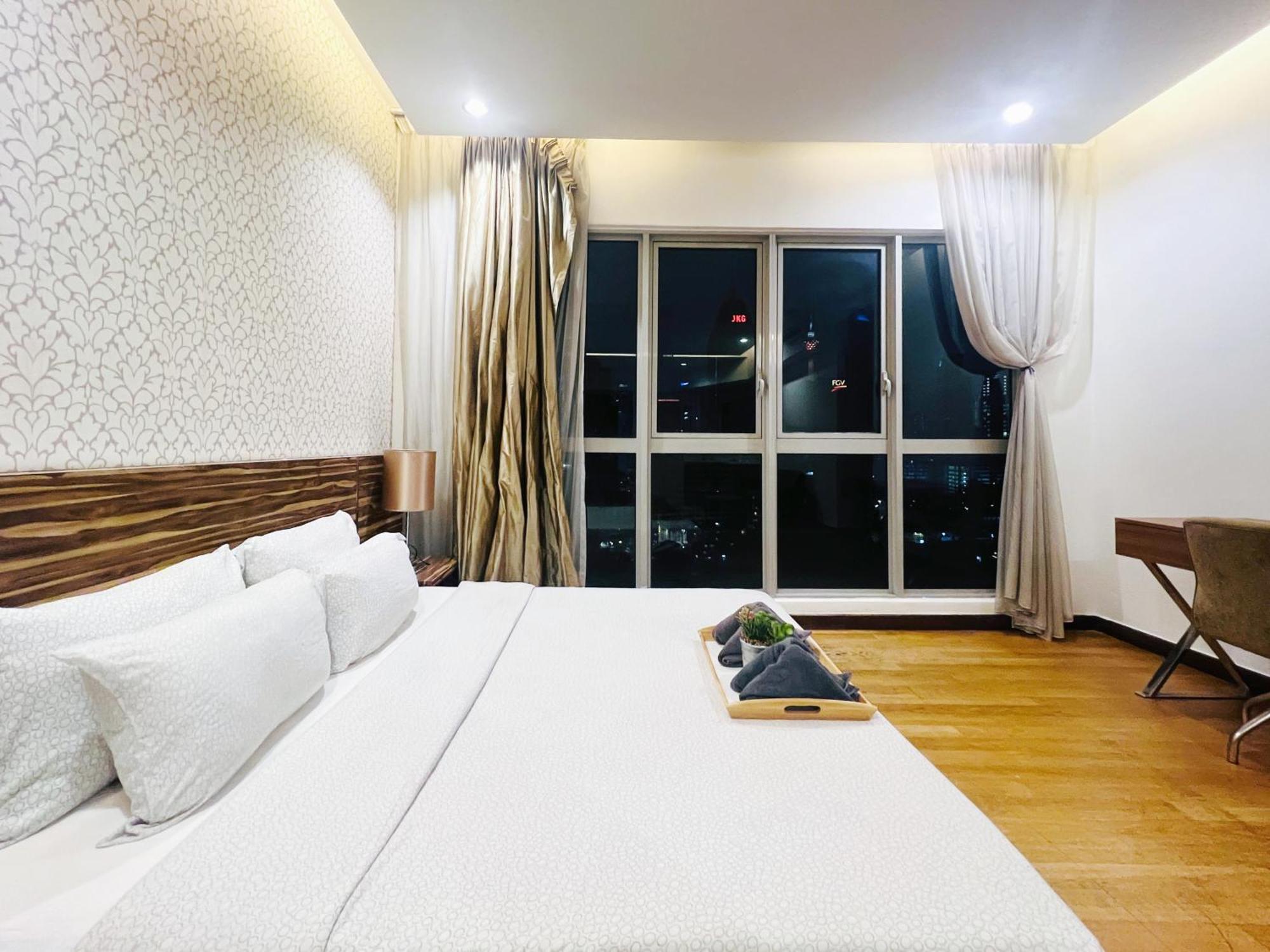 Regalia Residence And Suites By Awesomestay Kuala Lumpur Exterior photo
