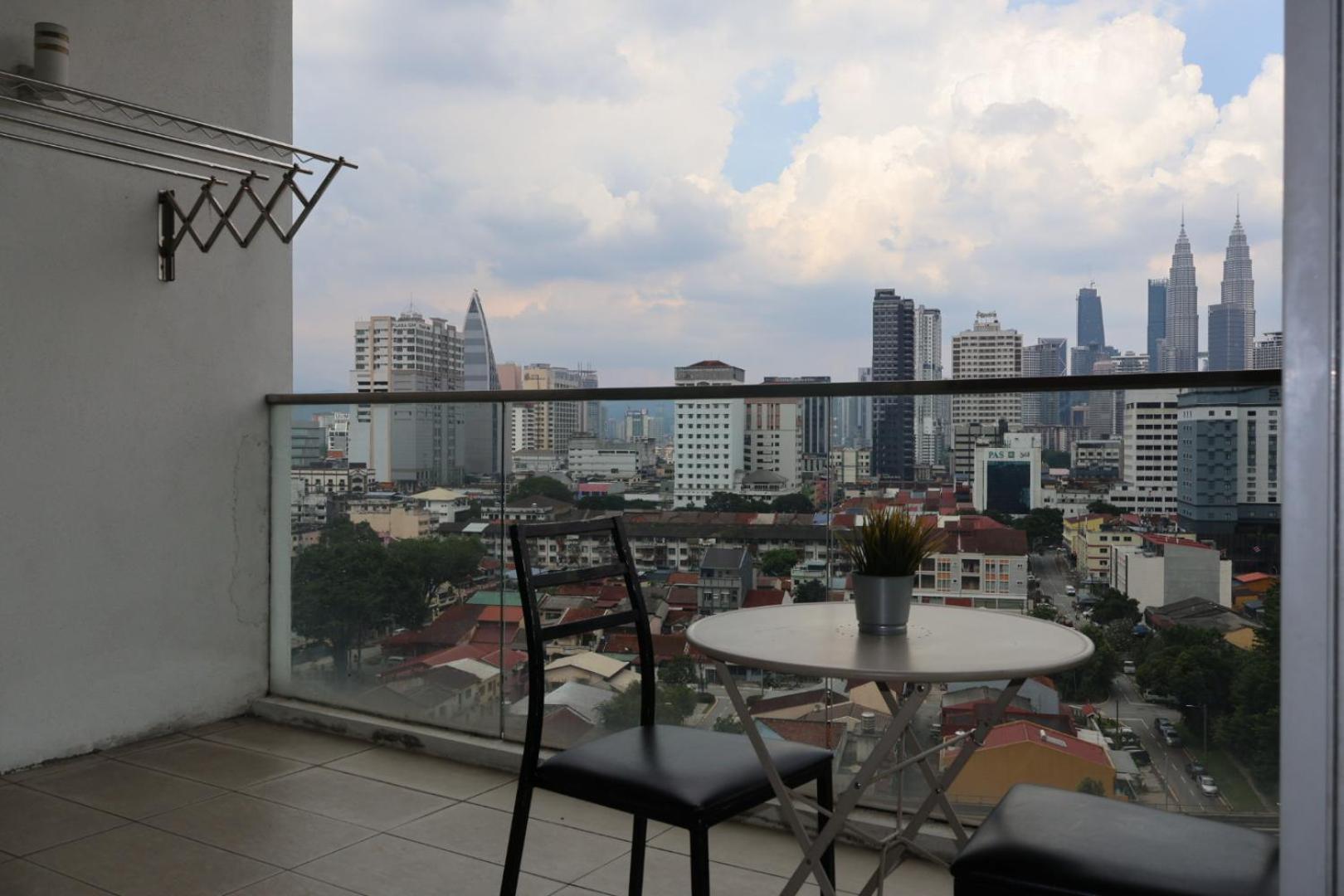 Regalia Residence And Suites By Awesomestay Kuala Lumpur Exterior photo