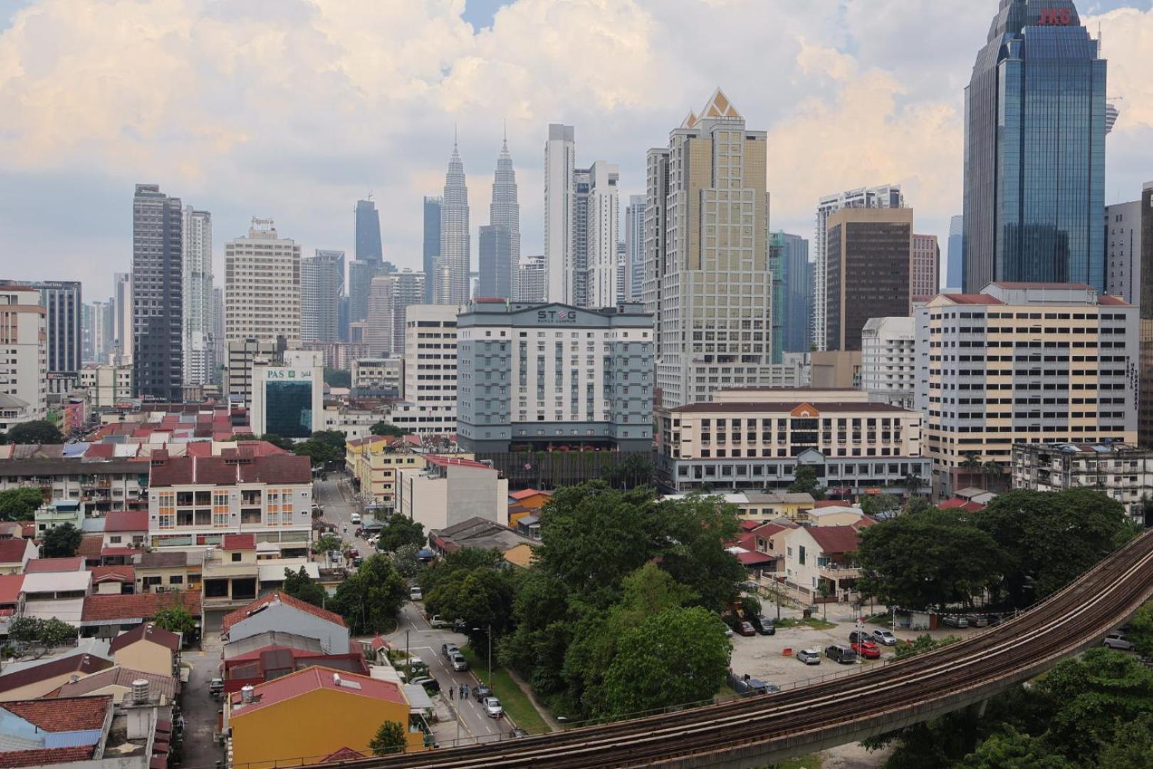 Regalia Residence And Suites By Awesomestay Kuala Lumpur Exterior photo